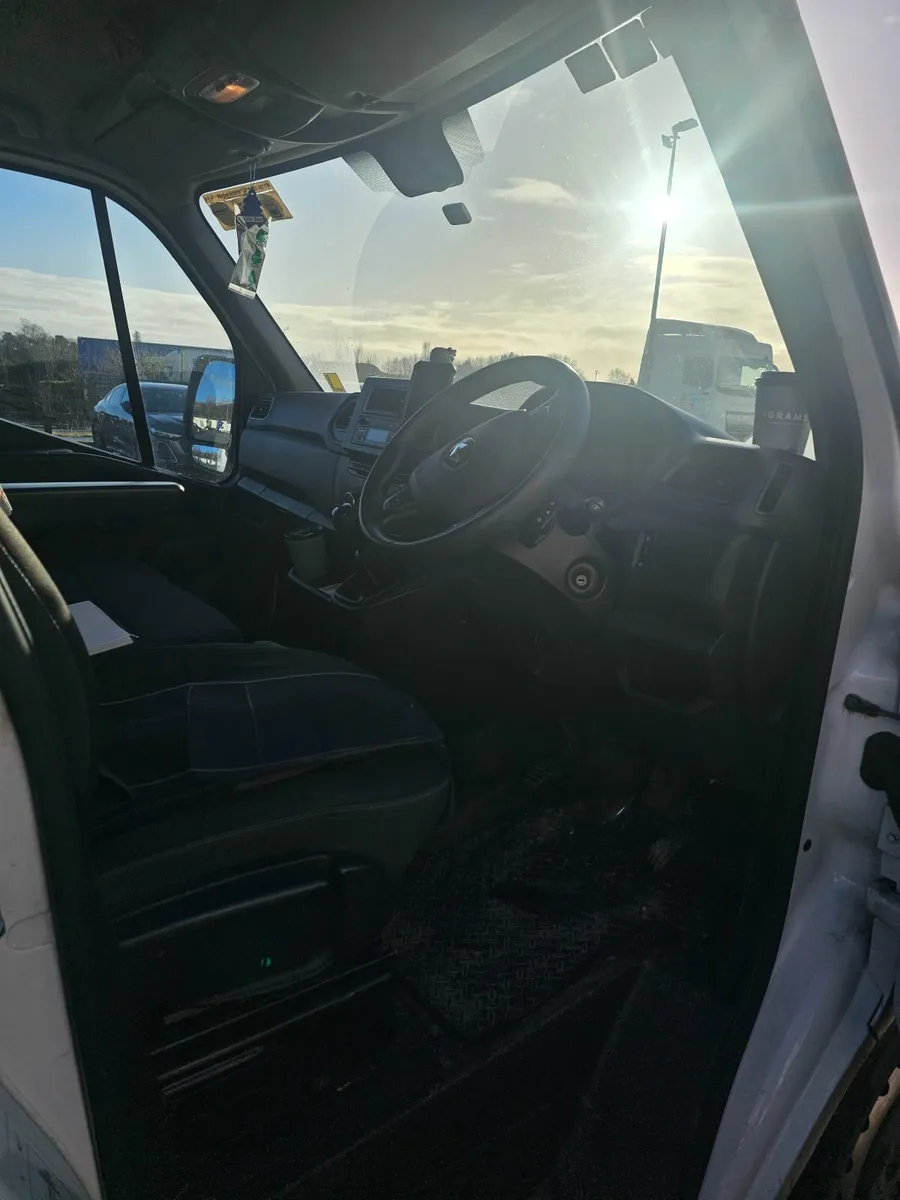 Renault Master 2020 - Image 2