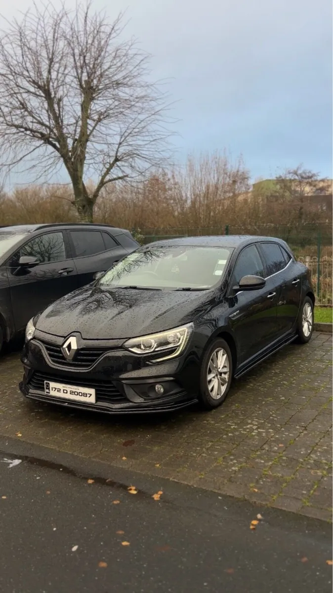 2017 Renault Megane - Image 1