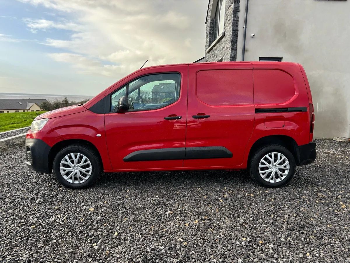 212 Citroen Berlingo 1.5 Enterprise (100bhp) - Image 4