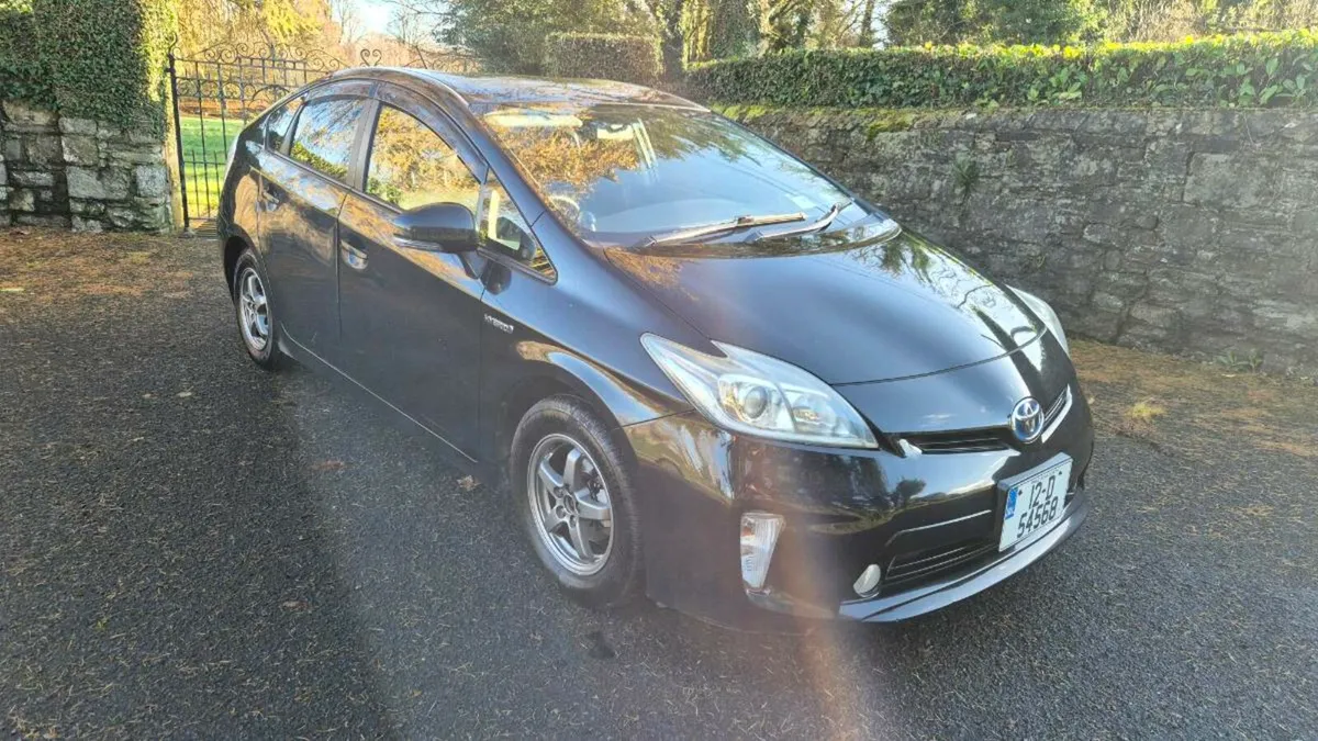 Toyota prius - Image 3