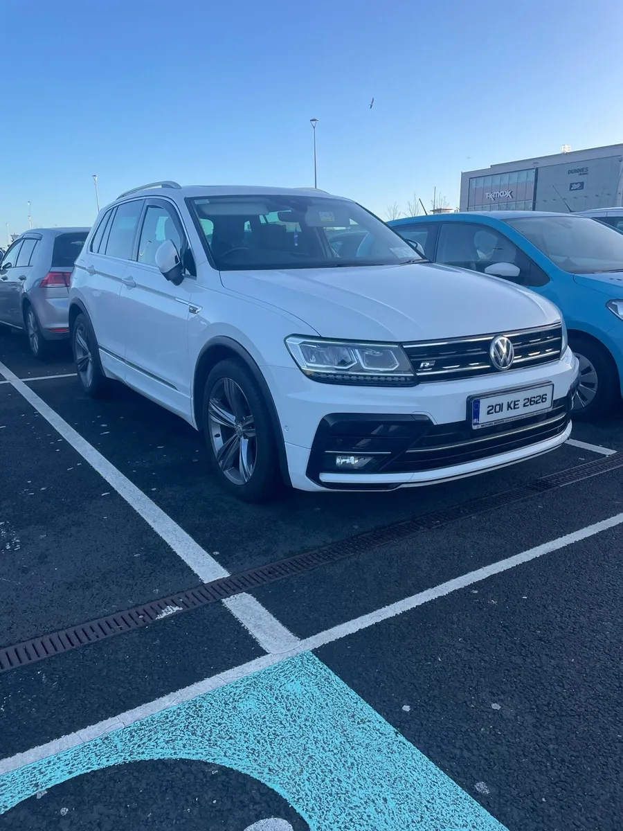 Volkswagen Tiguan R-Line / Sunroof - Image 1