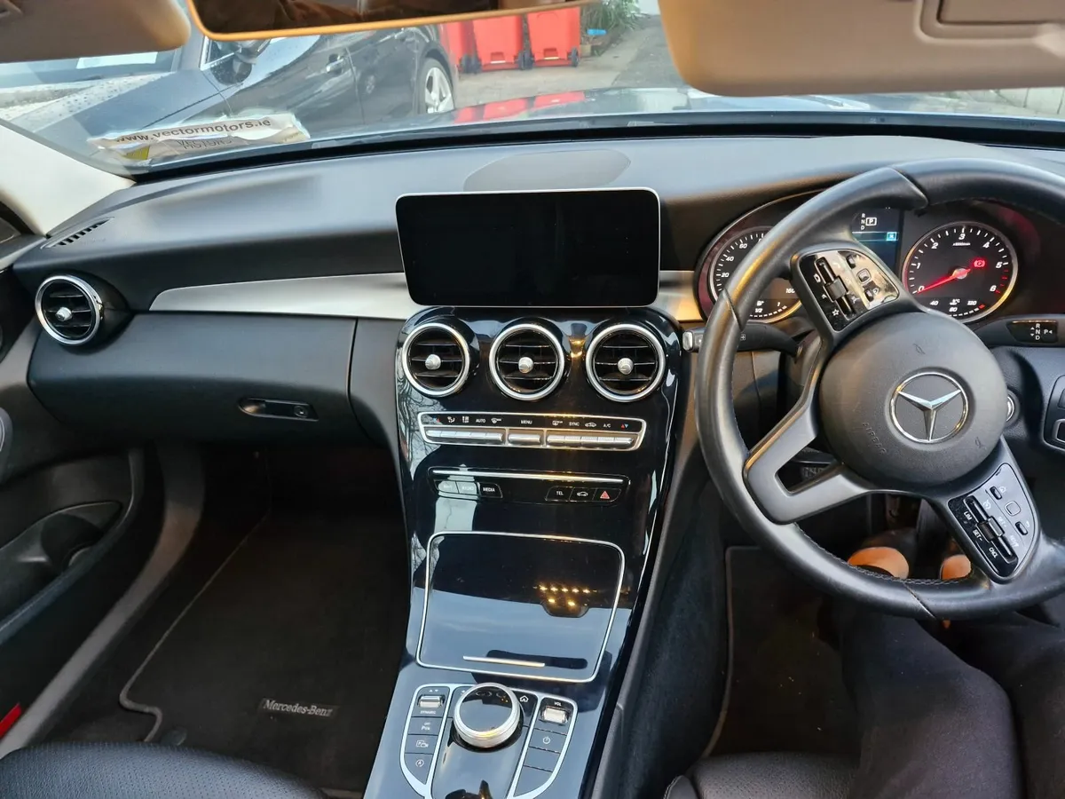 Mercedes-Benz C-Class 2020 - Image 2