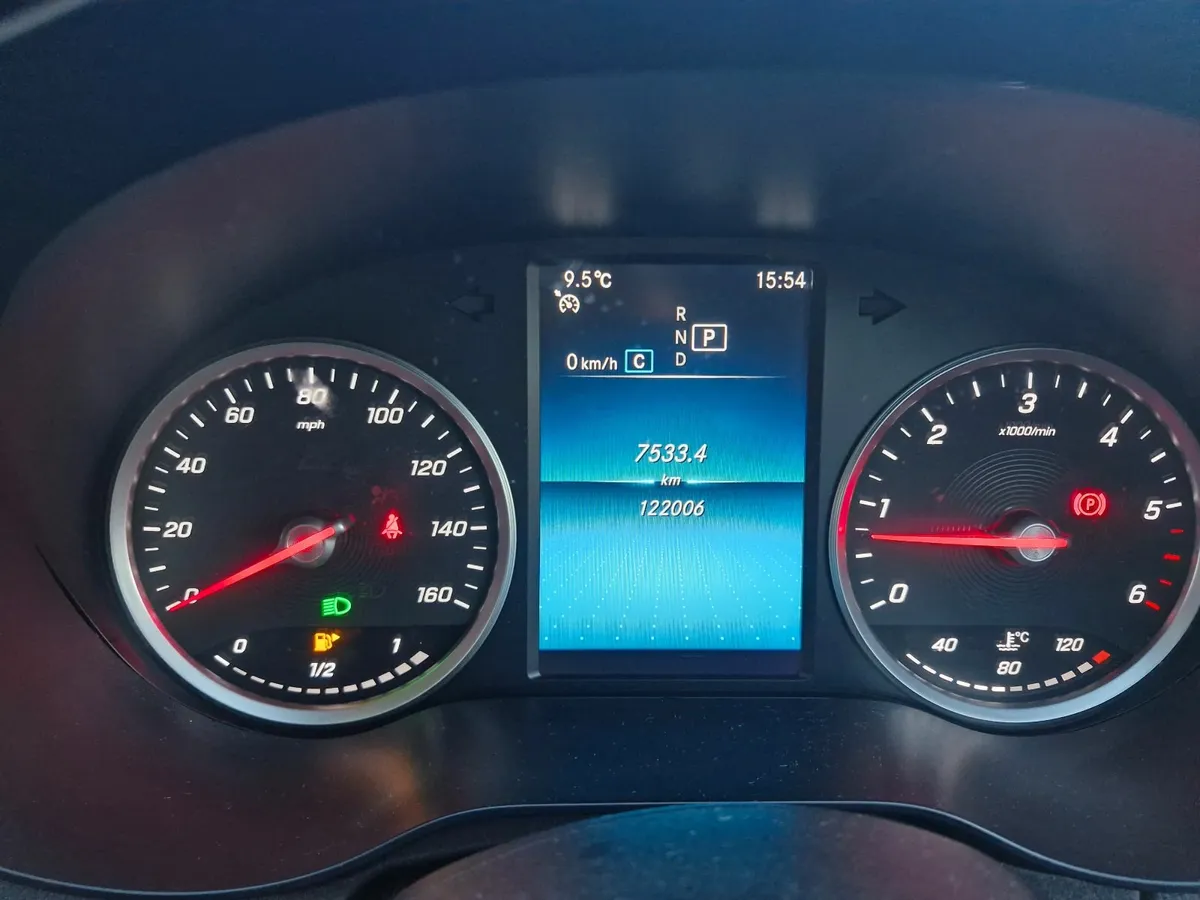 Mercedes-Benz C-Class 2020 - Image 4