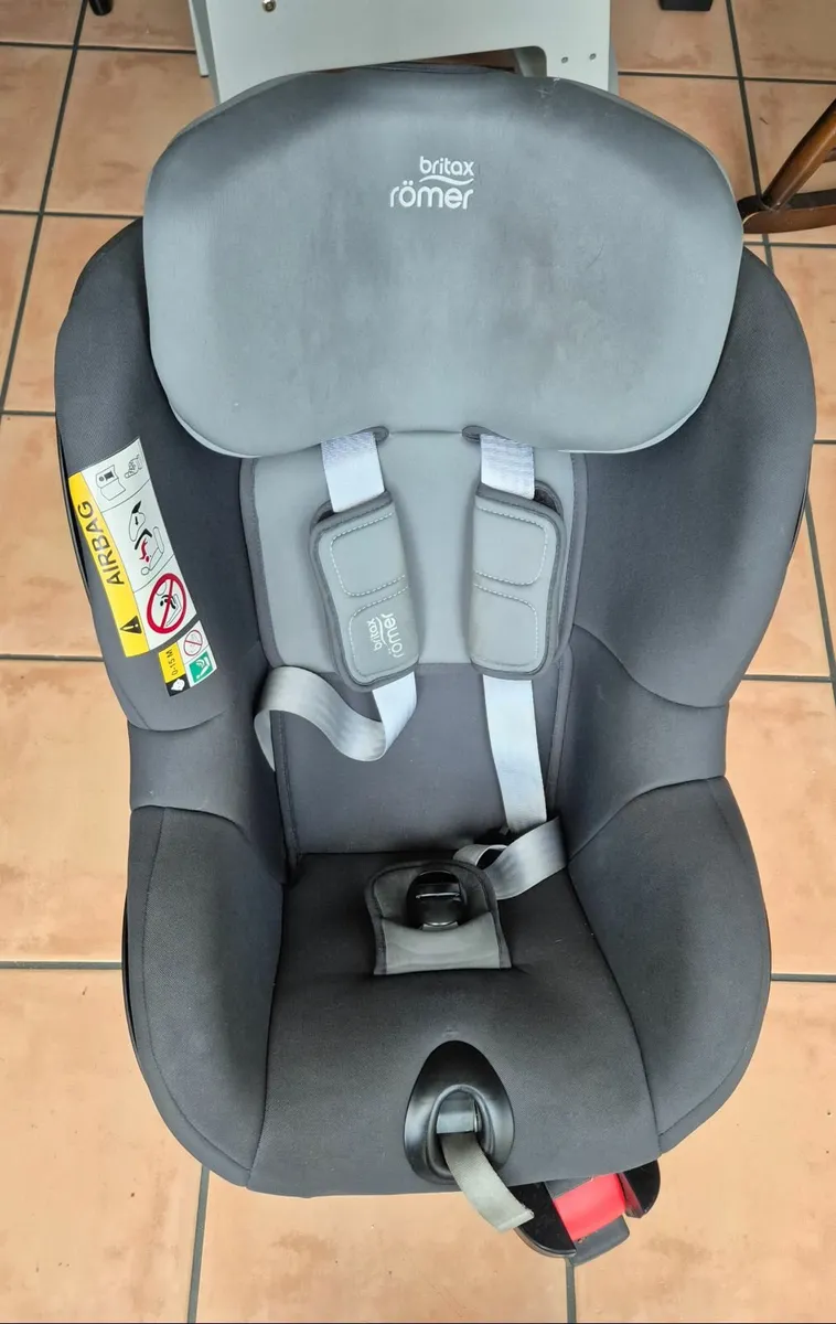 Car seat - Image 1