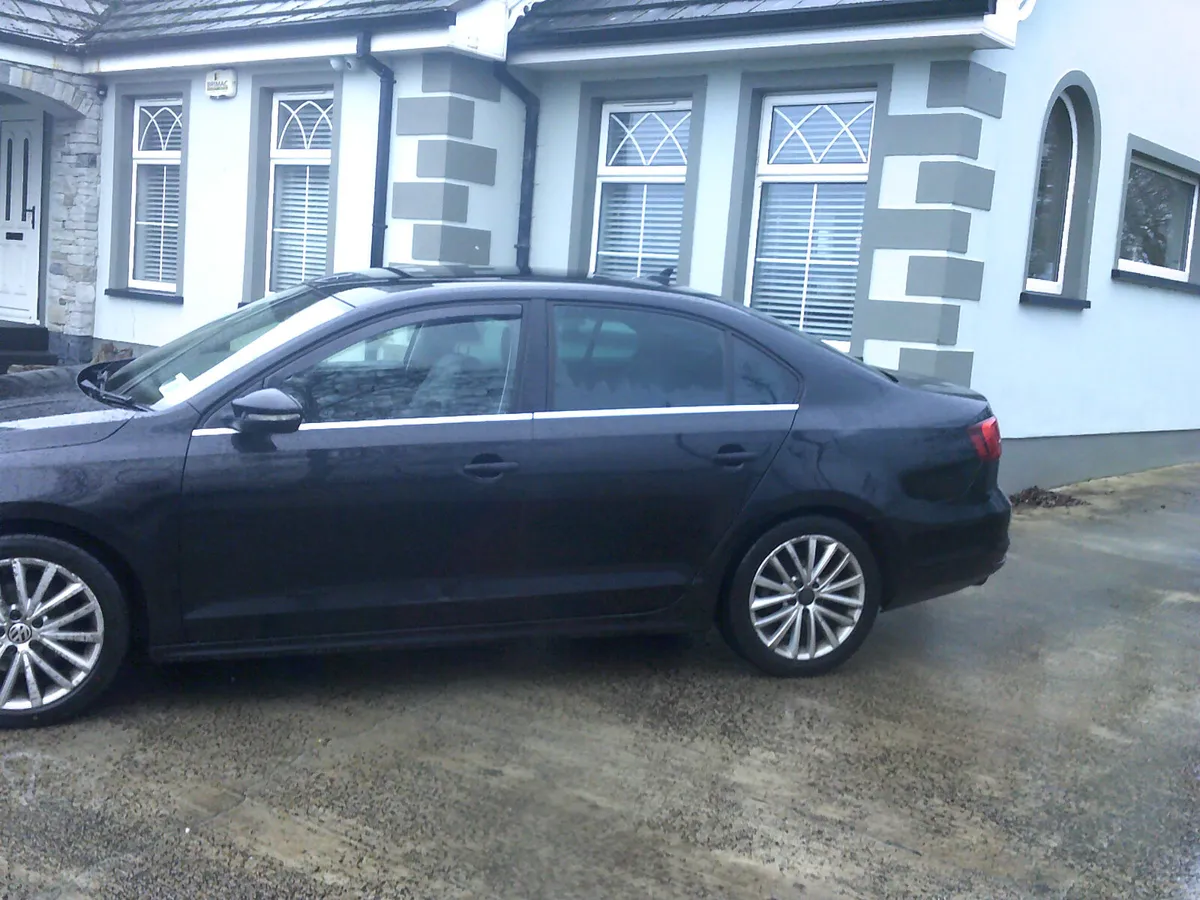 Volkswagen Jetta 2017 - Image 4