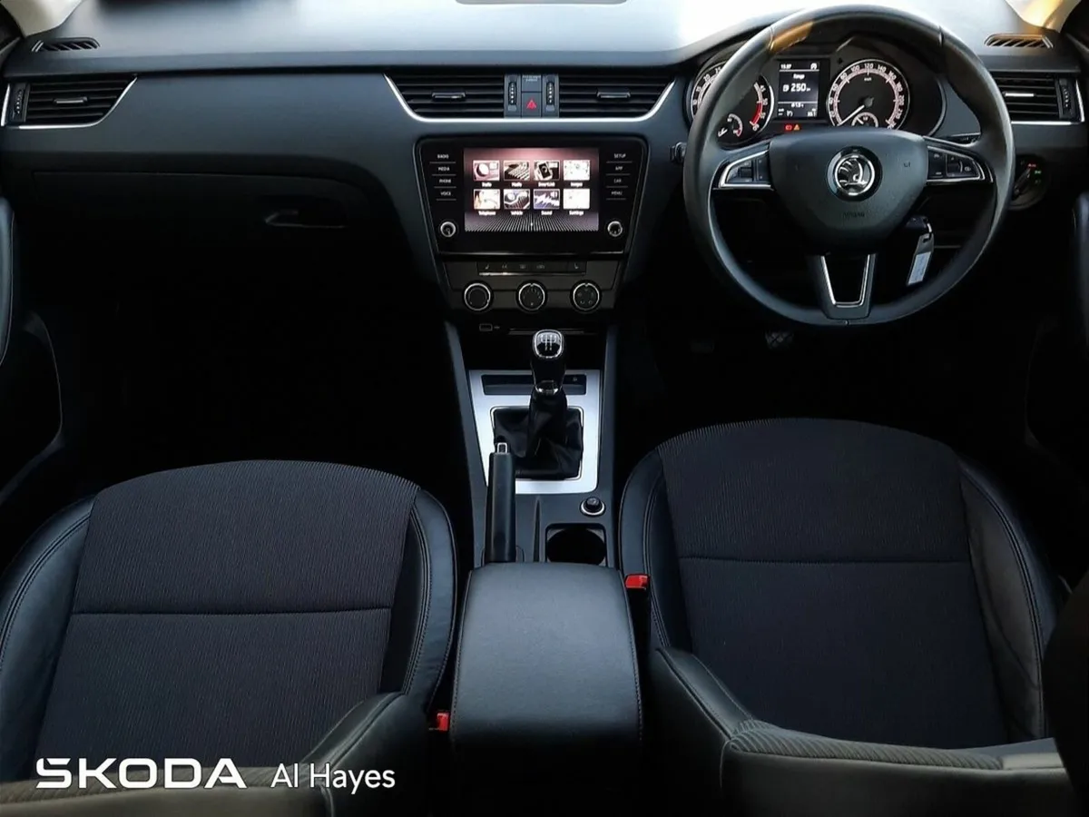 Skoda Octavia **1 OWNER**SOLEIL SPEC 1.6TDI 115BHP - Image 3