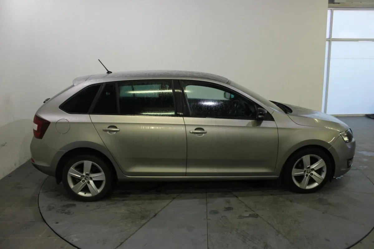 Skoda Rapid 1.4TDI 90HP AMBITION - Image 4