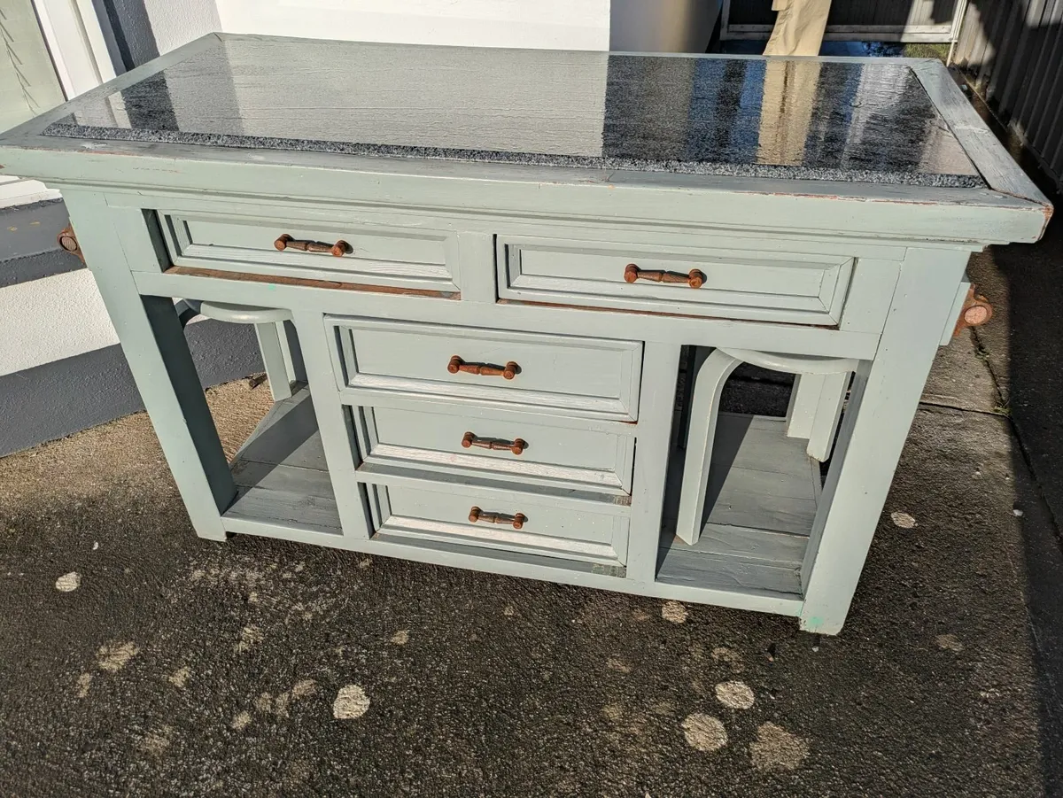 Kitchen island unit - Image 1