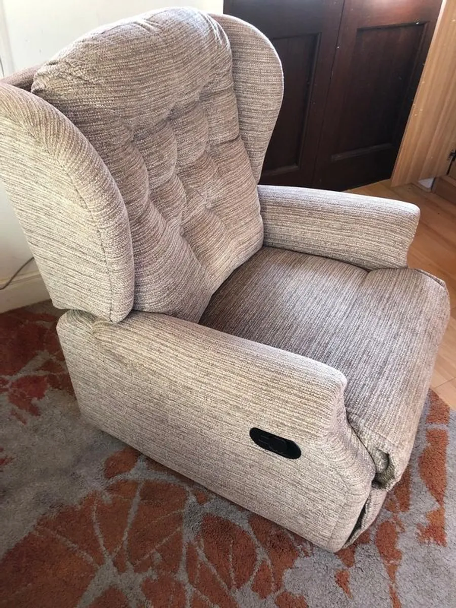 Recliner - Image 3
