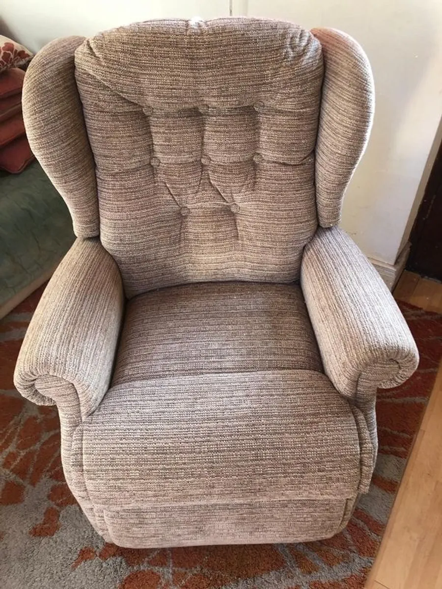 Recliner - Image 4