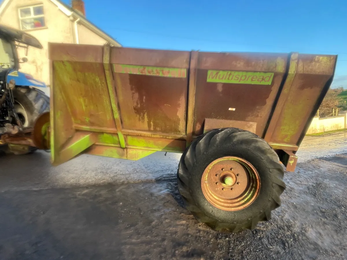 Dowdeswell  multispread muck spreader - Image 1