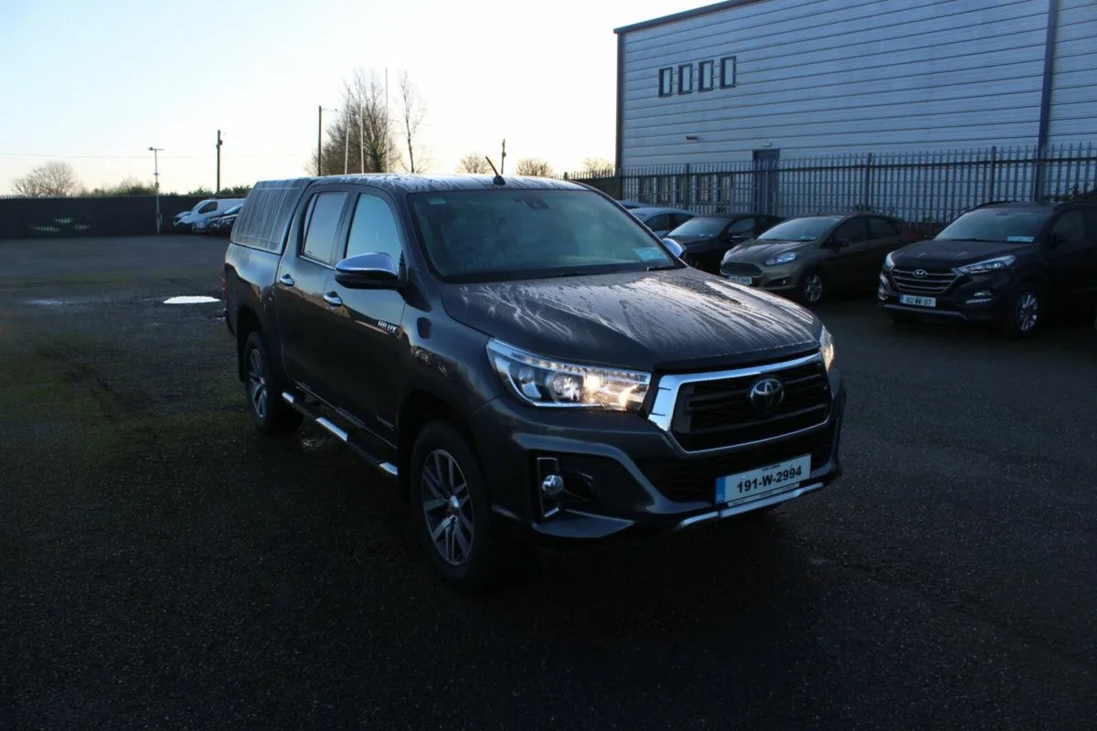 Toyota Hilux HILUX 2.4 D4D INVINC 148BHP  D/C - Image 1