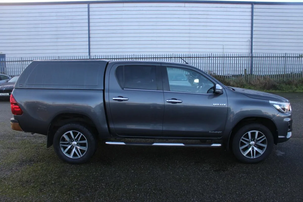Toyota Hilux HILUX 2.4 D4D INVINC 148BHP  D/C - Image 4