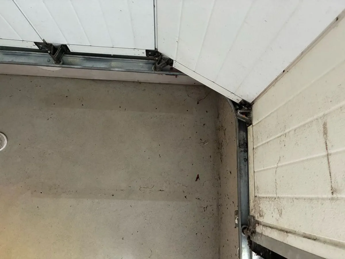 automatic garage door - Image 3