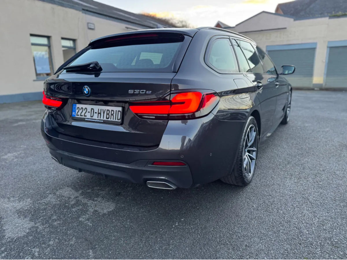 BMW 5-Series 530E M SPORT AUTO - Image 4
