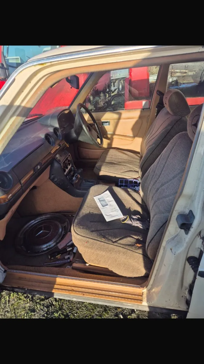 Vintage Mercedes - Image 3