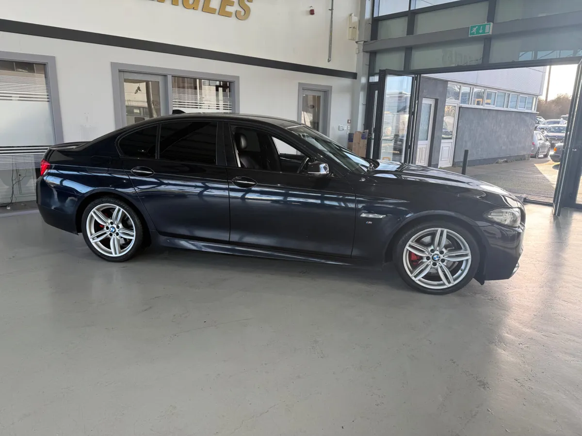 BMW 5-Series 2016 - Image 2
