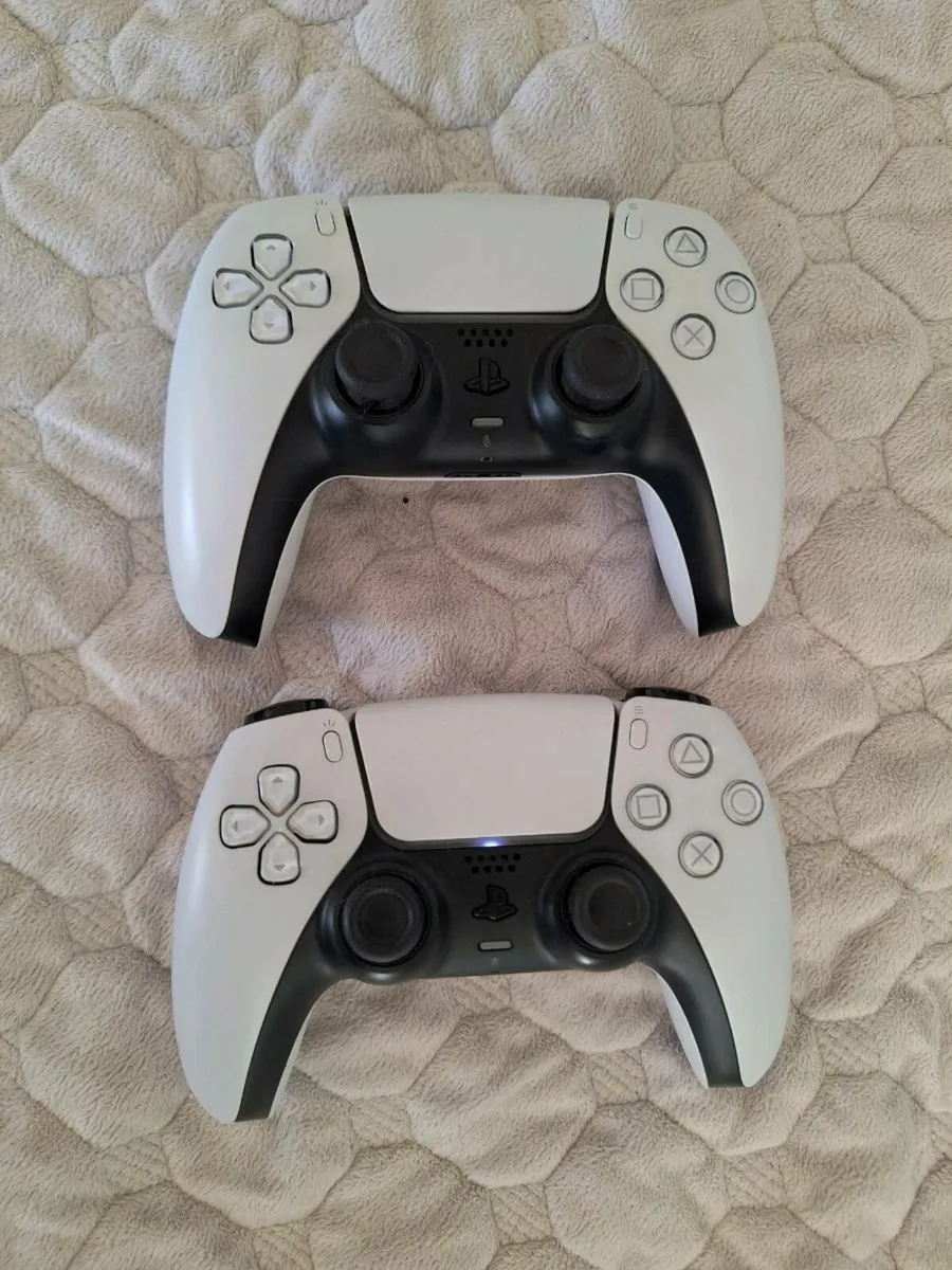 PS5 Disc Edition + 2 DualSense Controllers - Image 2