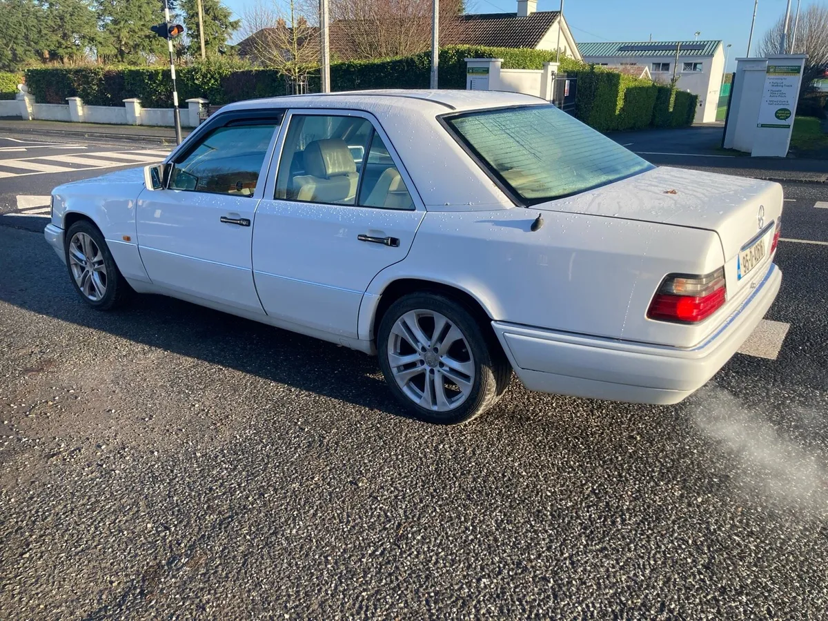 1995 Mercedes - Image 3