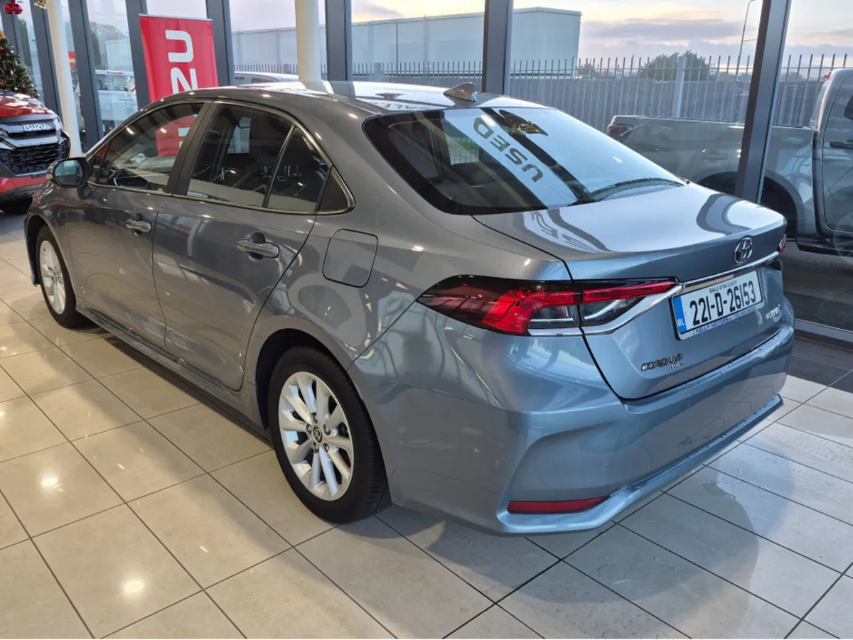 Toyota Corolla LUNA 4DR AUTO HYBRID - Image 4