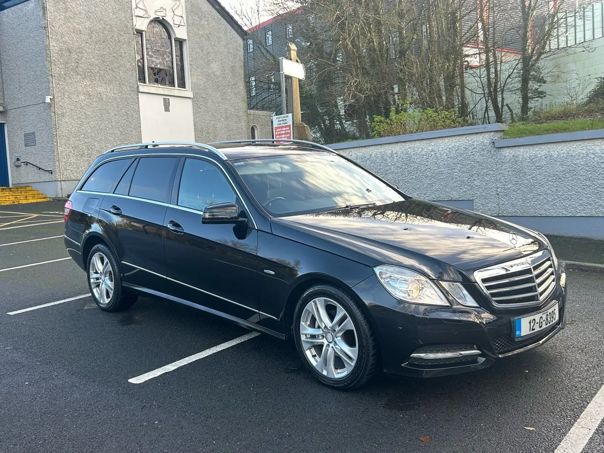 2012 Mercedes E220D  HEARSE - Image 1