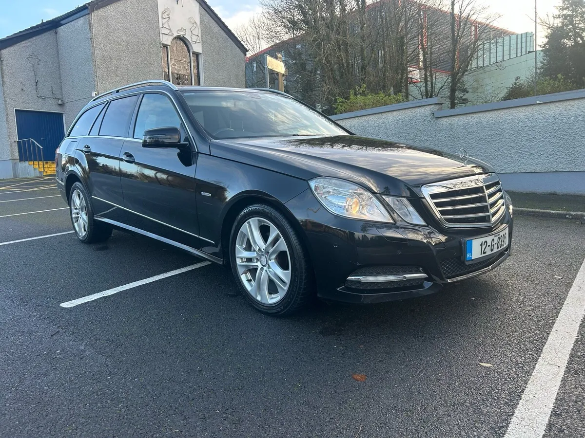 2012 Mercedes E220D  HEARSE - Image 4