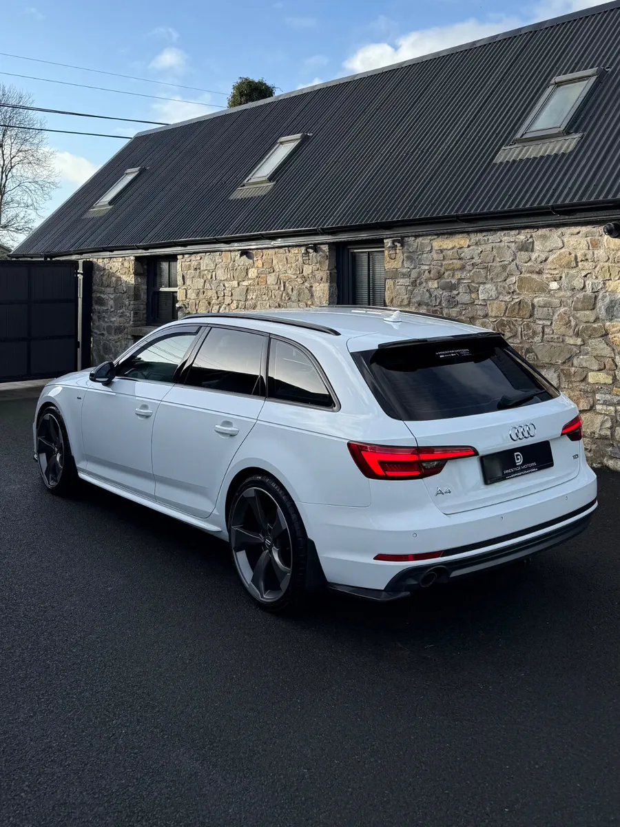 2017 AUDI A4 S LINE 2.0 TDI AUTO ADVANT BLACK PACK - Image 4