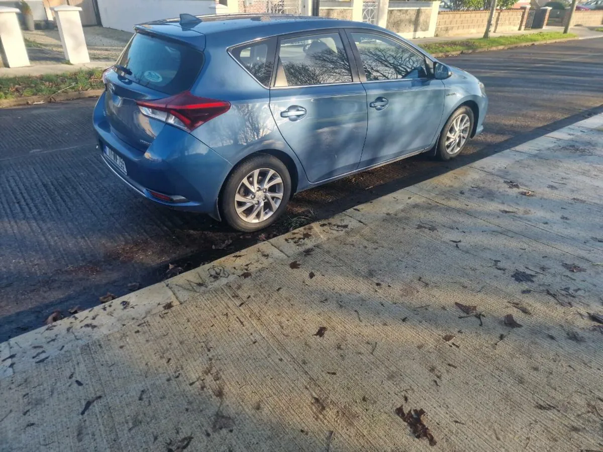 Toyota Auris 2017 - Image 3
