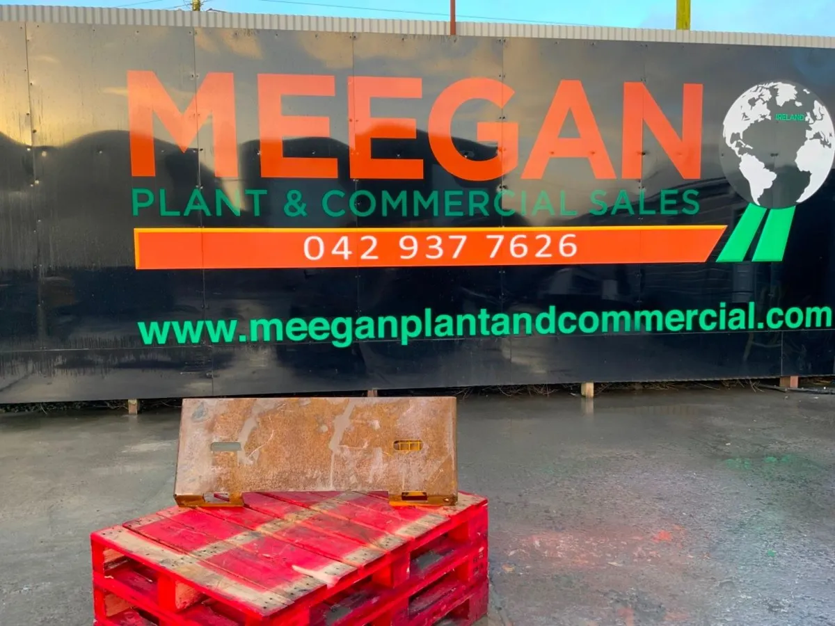 BOBCAT MOUNTING PLATE / INTERFACE. - Image 1