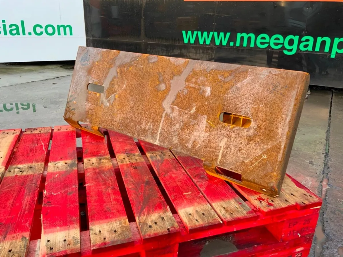 BOBCAT MOUNTING PLATE / INTERFACE. - Image 2