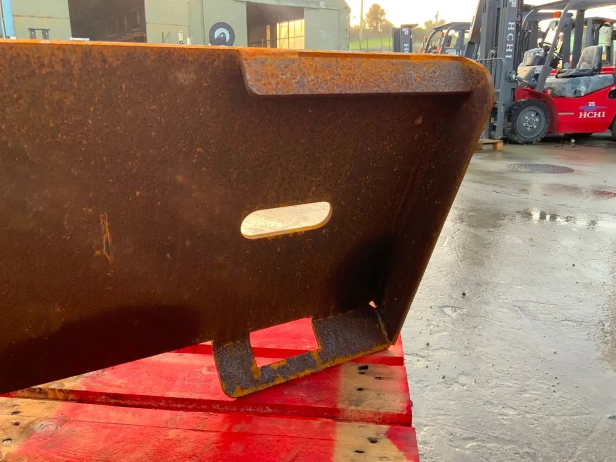 BOBCAT MOUNTING PLATE / INTERFACE. - Image 4