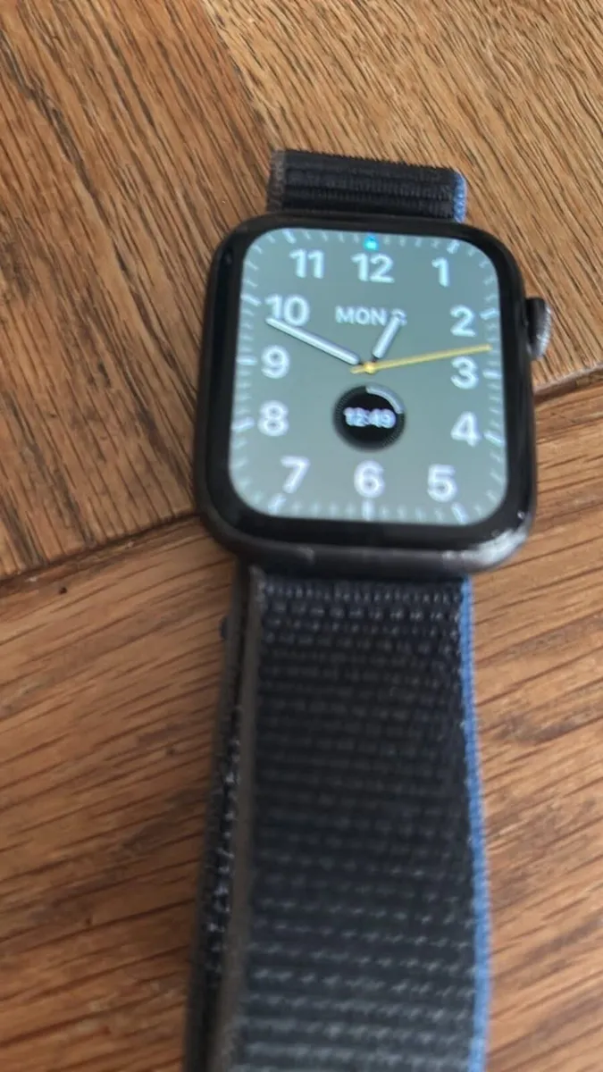 Apple Watch - Image 1
