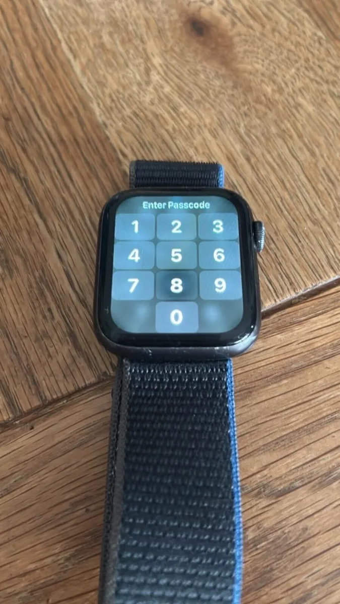 Apple Watch - Image 2