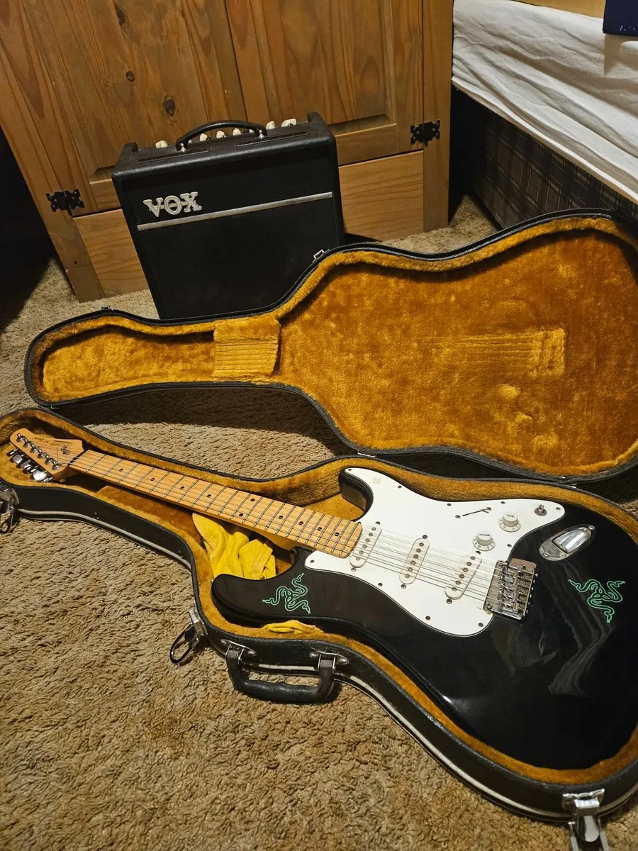 Electric Guitar,  Amp, Case, Strap, Cable - Image 2