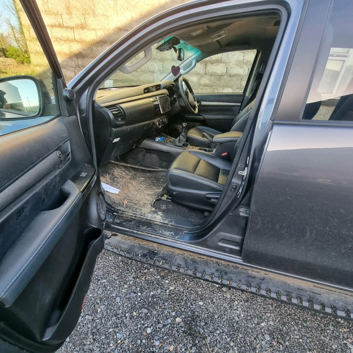 Toyota hilux - Image 4