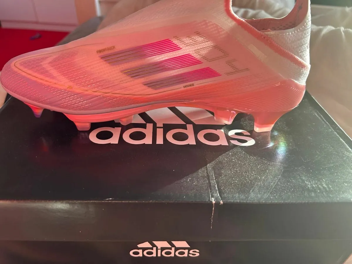 Girls Football boots adidas F50 - Image 2
