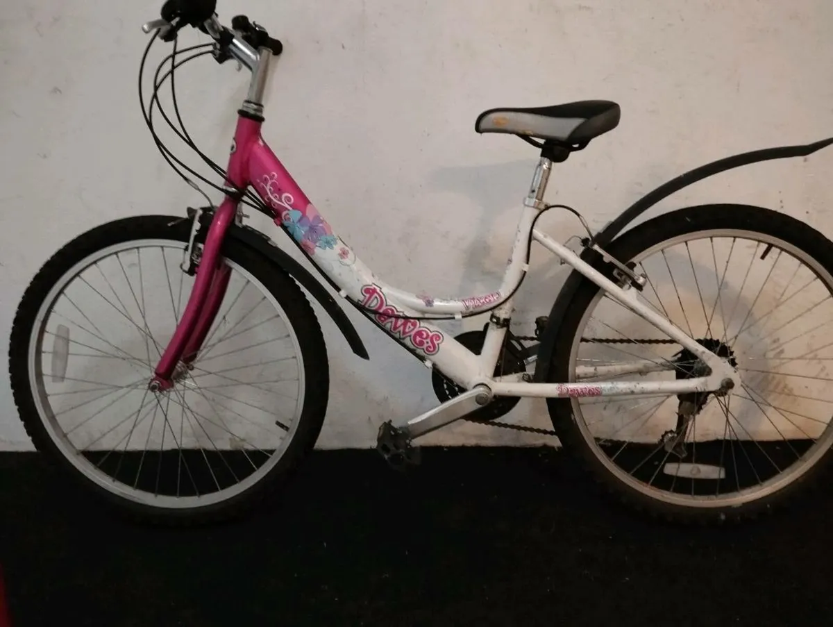 Girls 24inch bike - Image 2