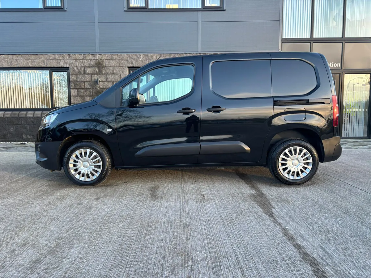 NOV 2022 Toyota Prace FULL YEARS MOT - Image 3