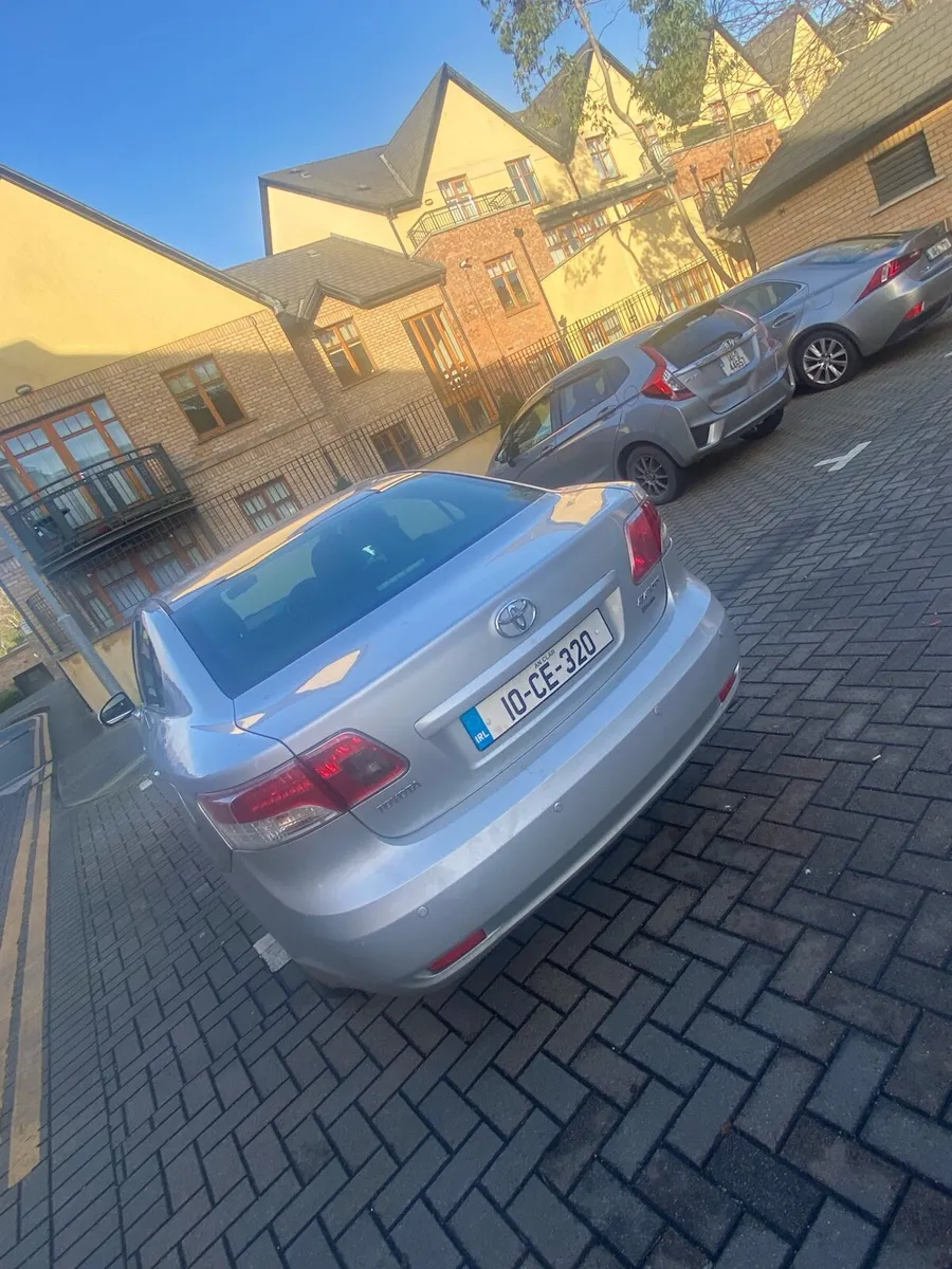 toyota avensis - Image 4