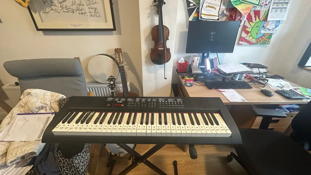 Keyboard and stand. - Image 3