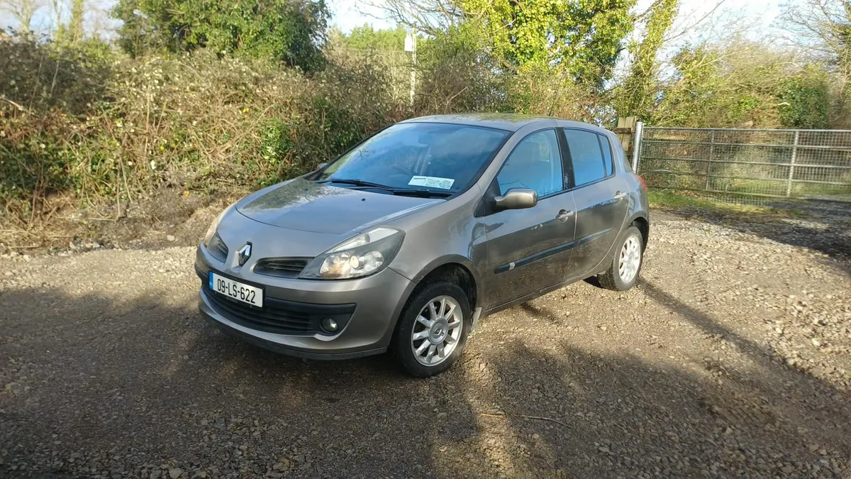 Renault Clio 1.0 petrol - Image 1