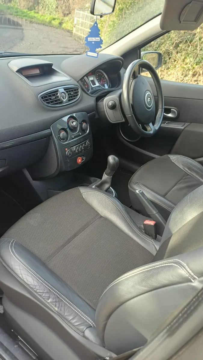 Renault Clio 1.0 petrol - Image 4