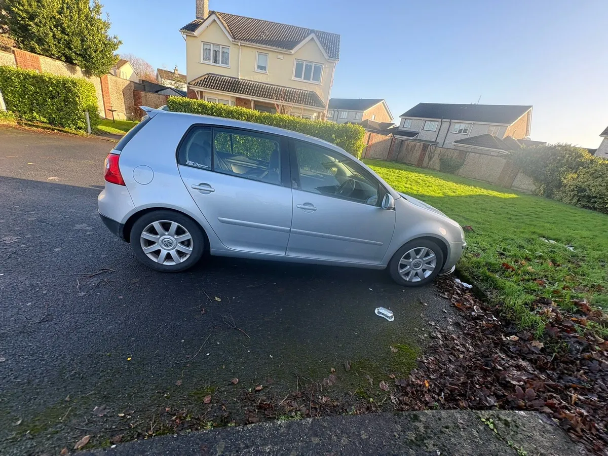 VW Golf 05 1.4 petrol - Image 1