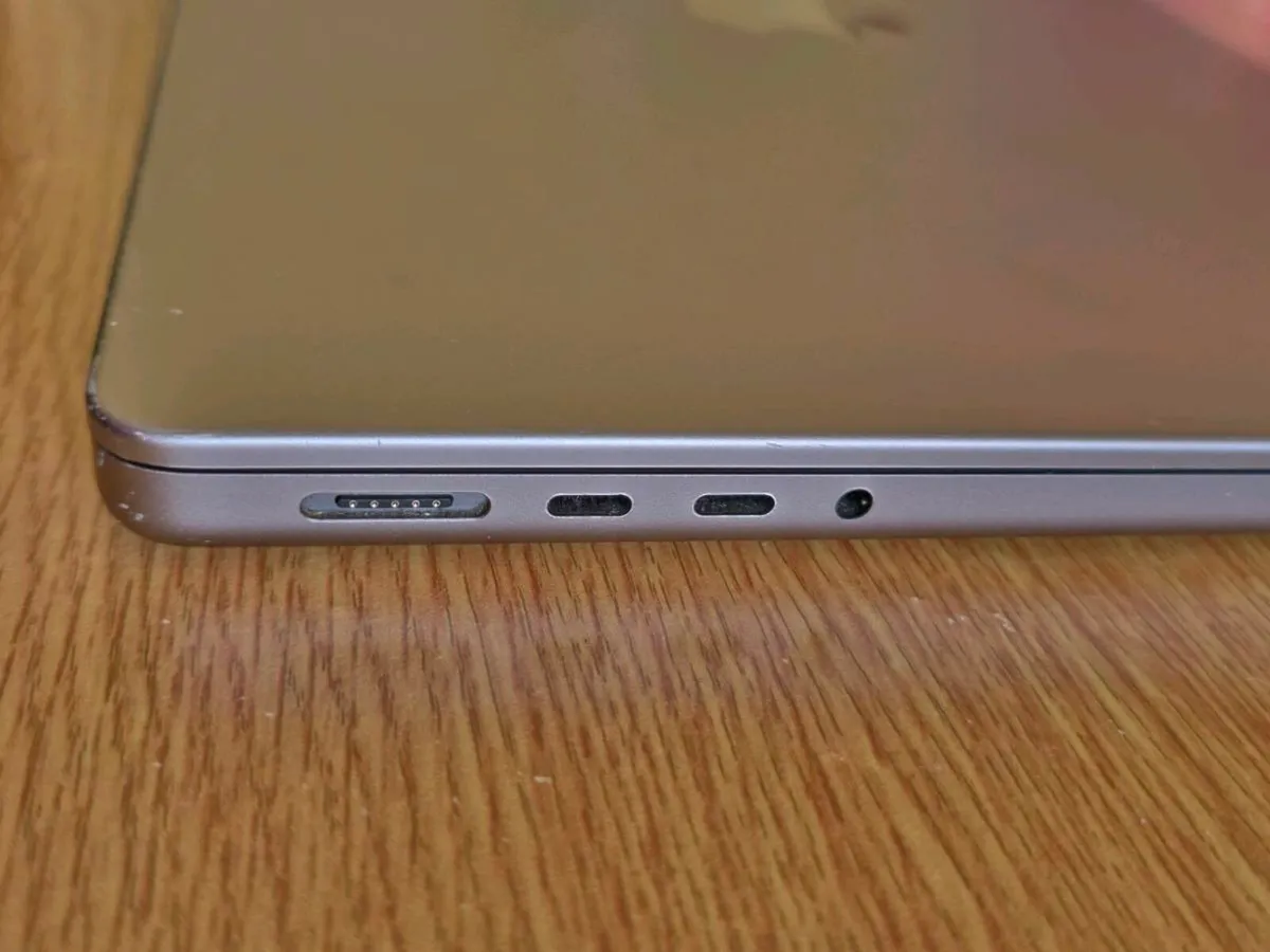 MacBook Pro 2021 M1 Pro 16gb 512gb 14" xdr 120hz - Image 2