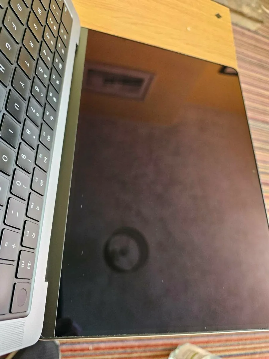 MacBook Pro 2021 M1 Pro 16gb 512gb 14" xdr 120hz - Image 3