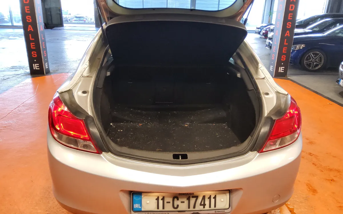 Vauxhall Insignia 2011 - Image 3
