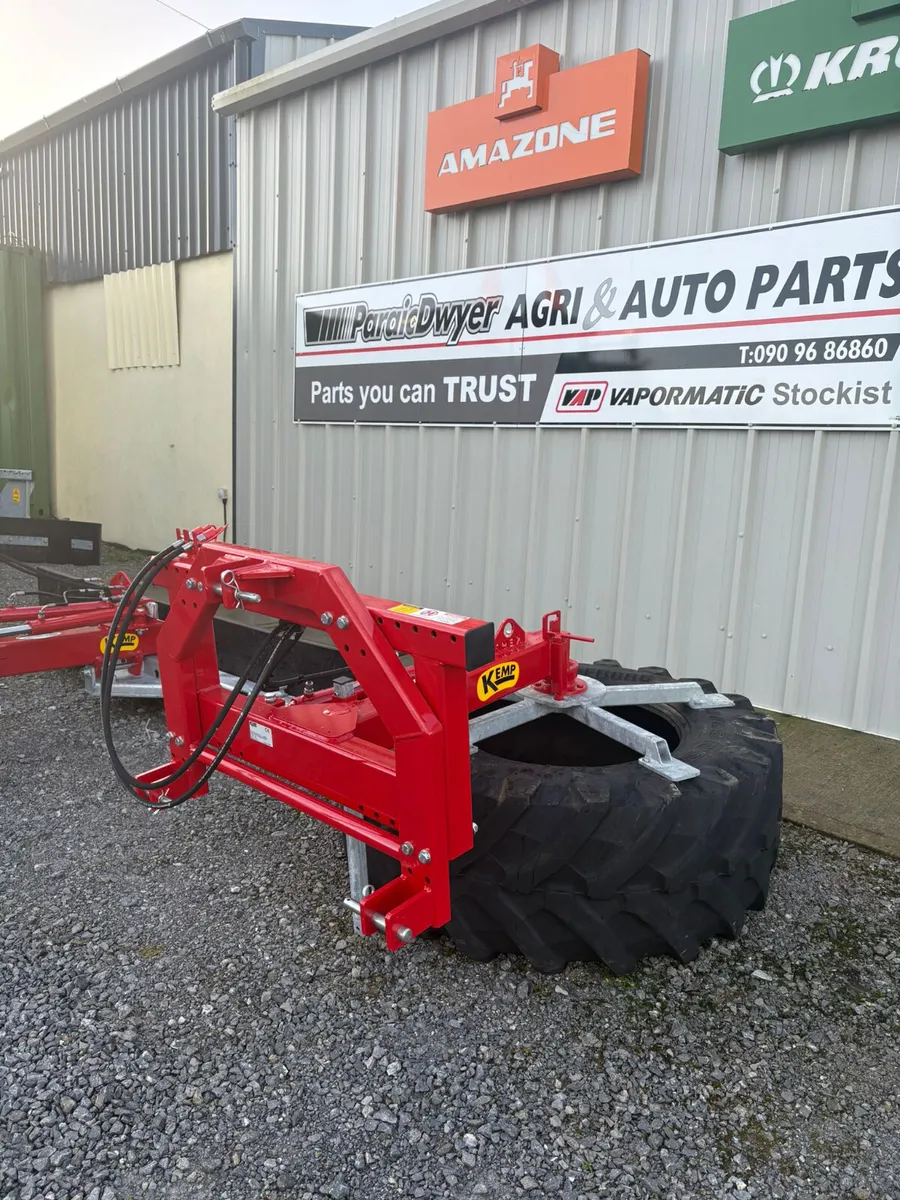 Silage Pushers and Yard Scrappers - Image 1