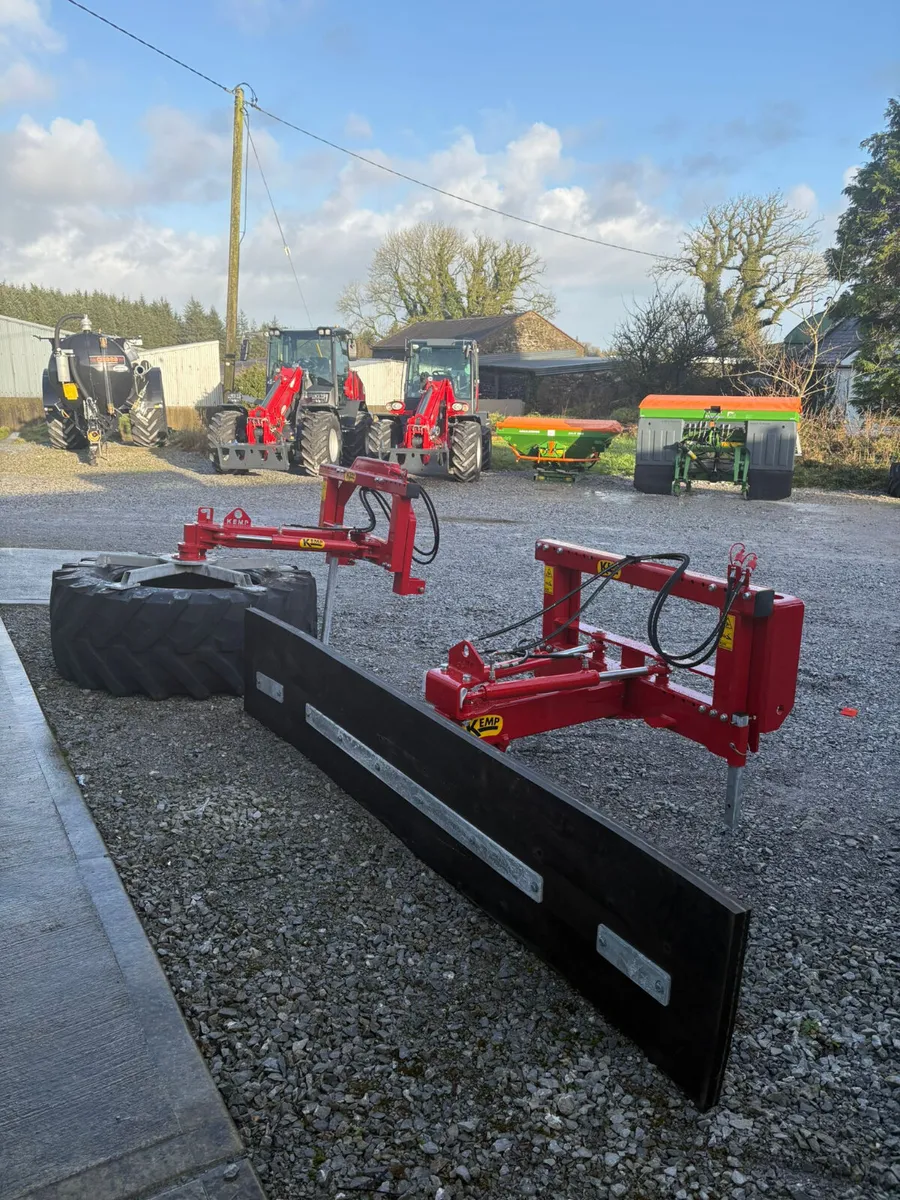 Silage Pushers and Yard Scrappers - Image 4