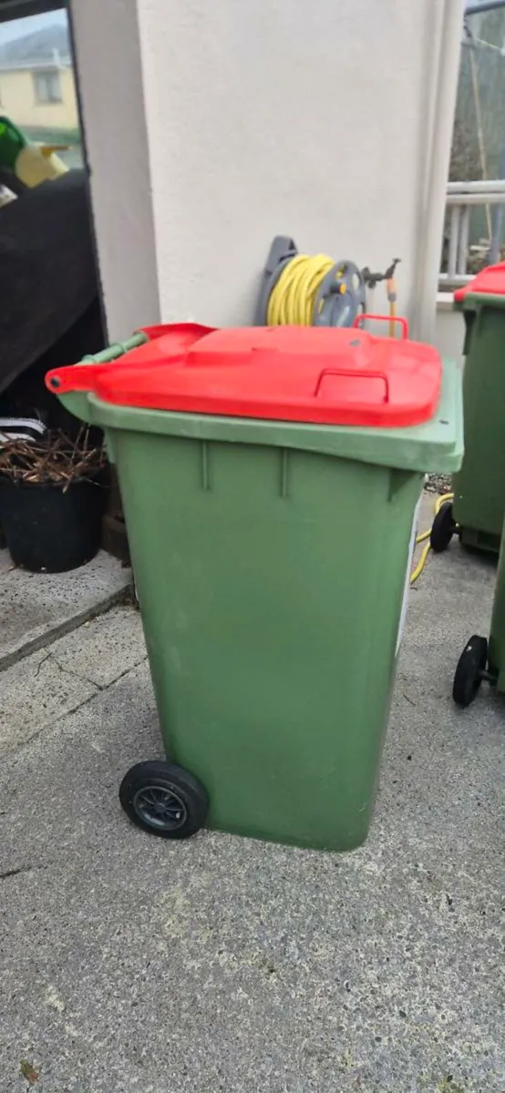 Wheelie bins - Image 2