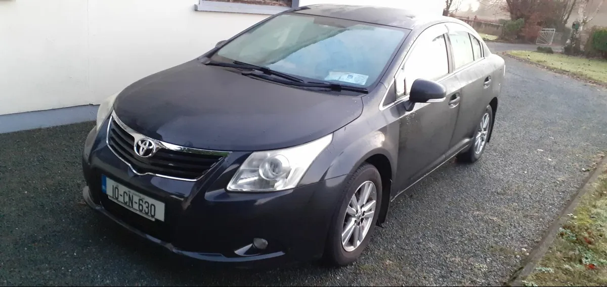 Toyota Avensis 2010 - Image 2